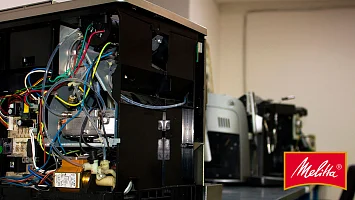 Error 8 w ekspresach Nivona / Melitta – wymiana przekładni napędu